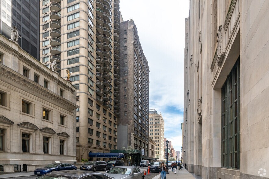 More Photos Of 352 Park Ave S, New York Office For Lease