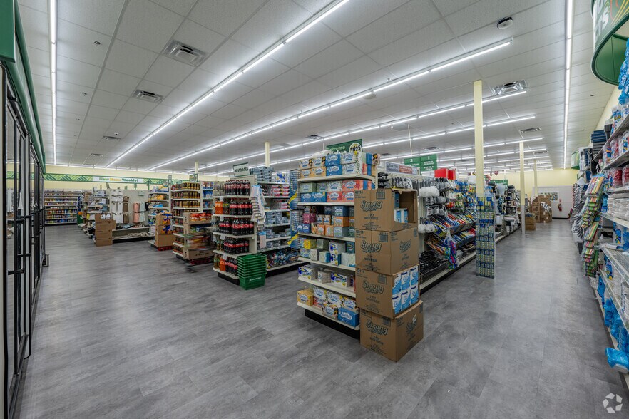 More Photos Of 100 S Jefferson St, New Castle General Retail For Lease