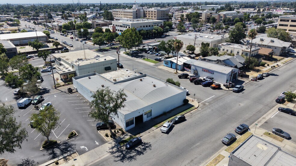 More Photos Of 1401-1411 25th St, Bakersfield Auto Repair For Sale