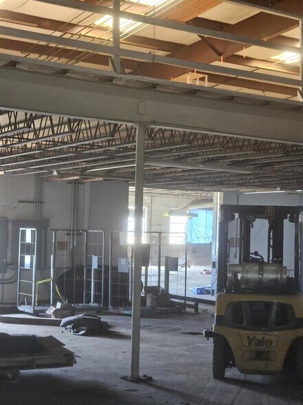 More Photos Of 2610 S Main St, Harrisonburg Warehouse For Lease