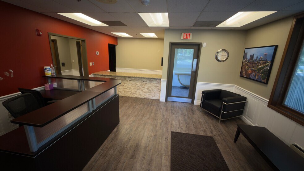 More Photos Of 178 W Schrock Rd, Westerville Office For Lease