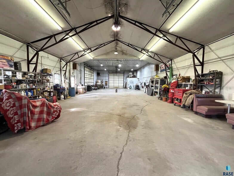 More Photos Of 1603 N Broadway Ave, Miller Industrial For Sale