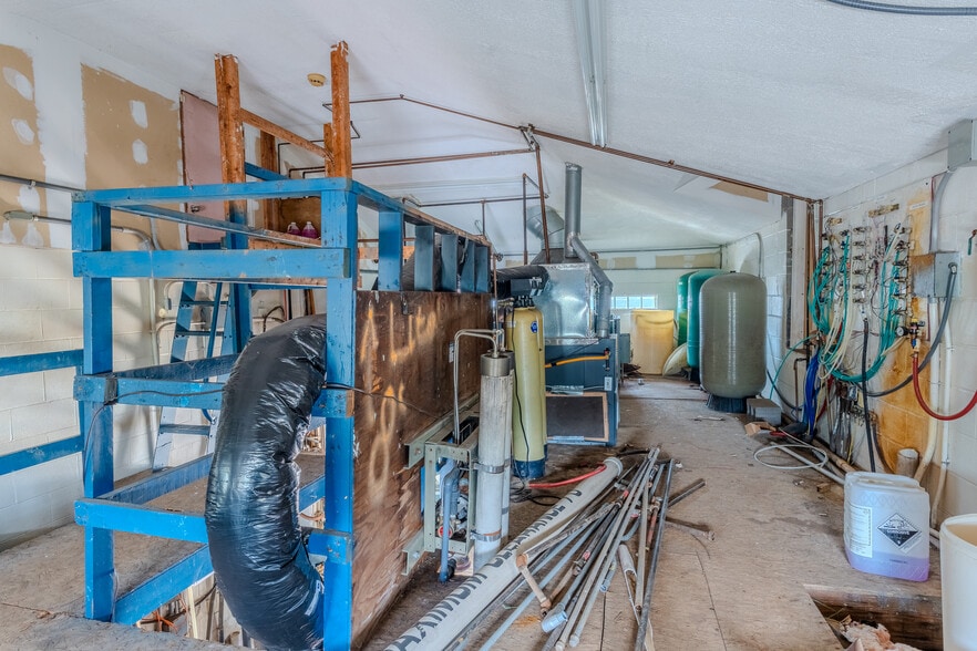 More Photos Of 1049 Main St, Milford Carwash For Sale