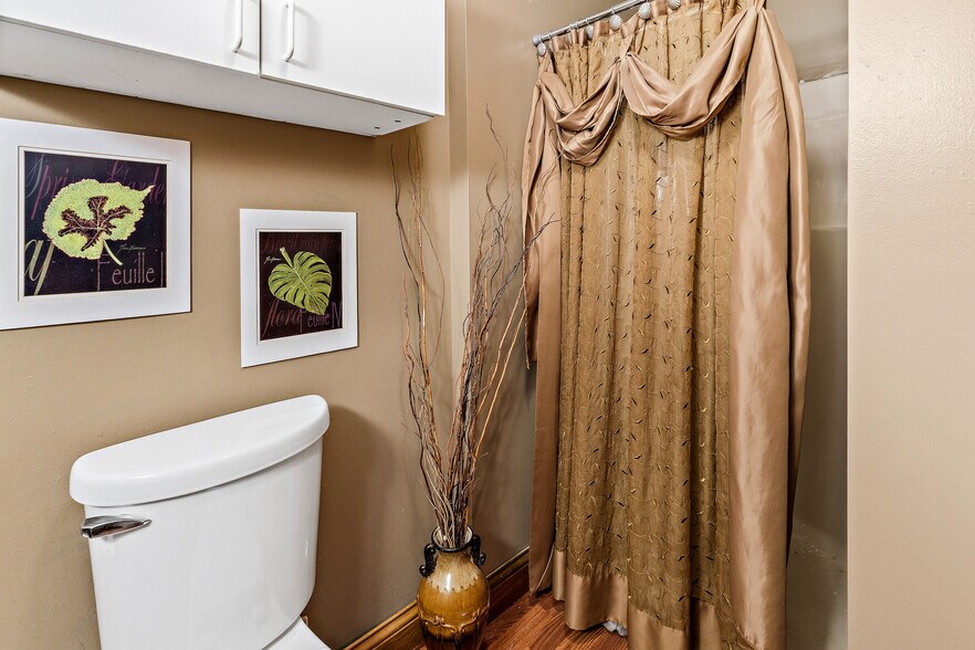 More Photos Of 2048 Winchester Ave, Ashland General Retail For Sale