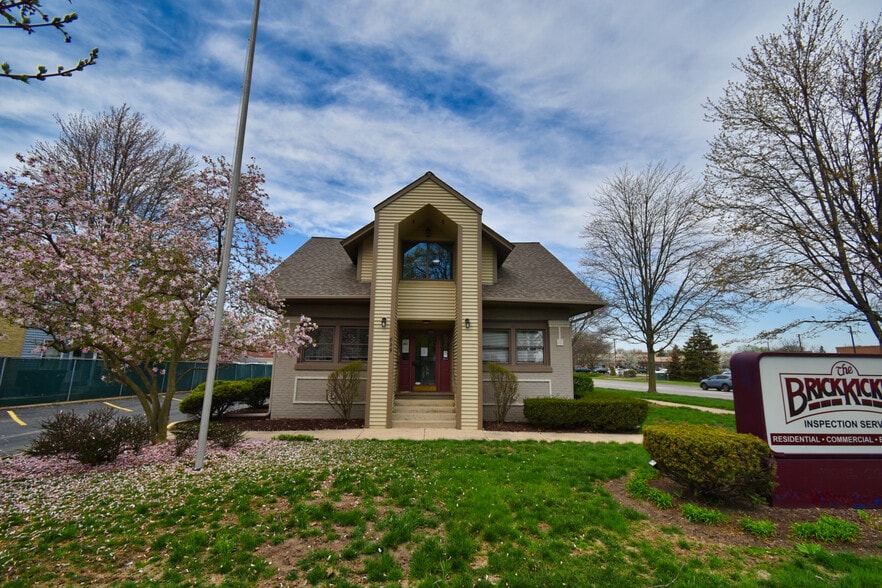 More Photos Of 849 N Ellsworth St, Naperville Office For Lease