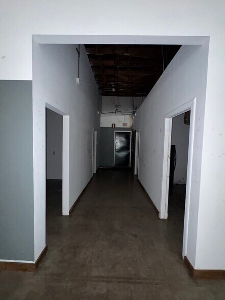 More Photos Of 4715 Main St, Houston Unknown For Lease