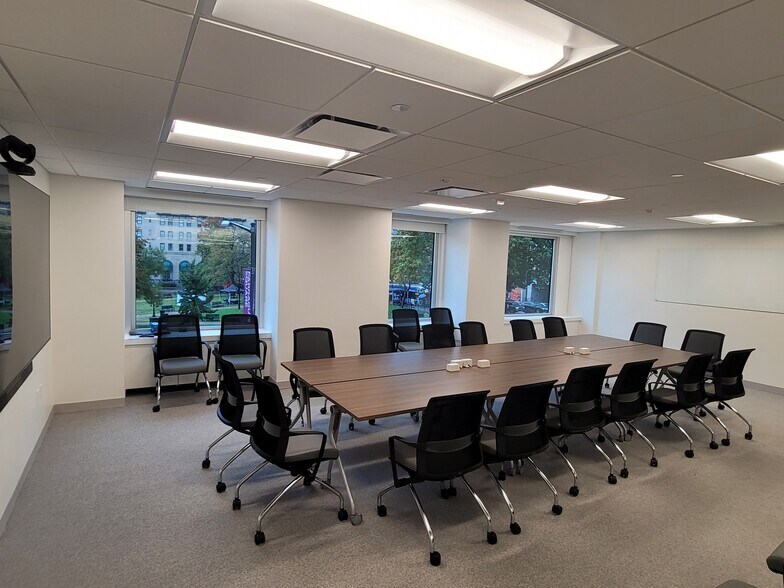 More Photos Of 900 17th St NW, Washington Office For Lease