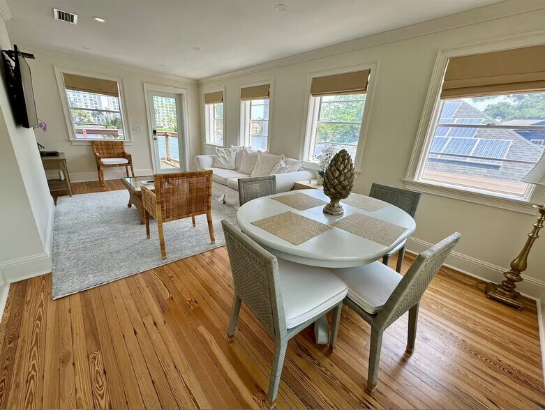 More Photos Of 1732 Manatee Ave, Bradenton Office Residential For Sale