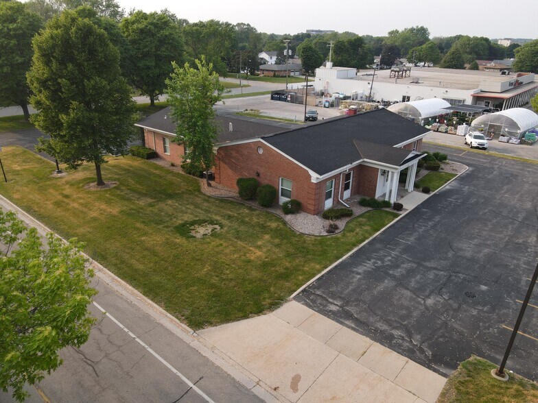 More Photos Of 2120 S Ridge Rd, Green Bay Office For Lease