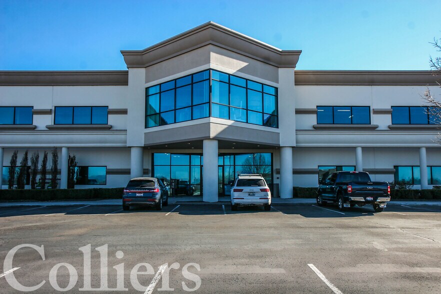 More Photos Of 1550 S Tech Ln, Meridian Showroom For Lease