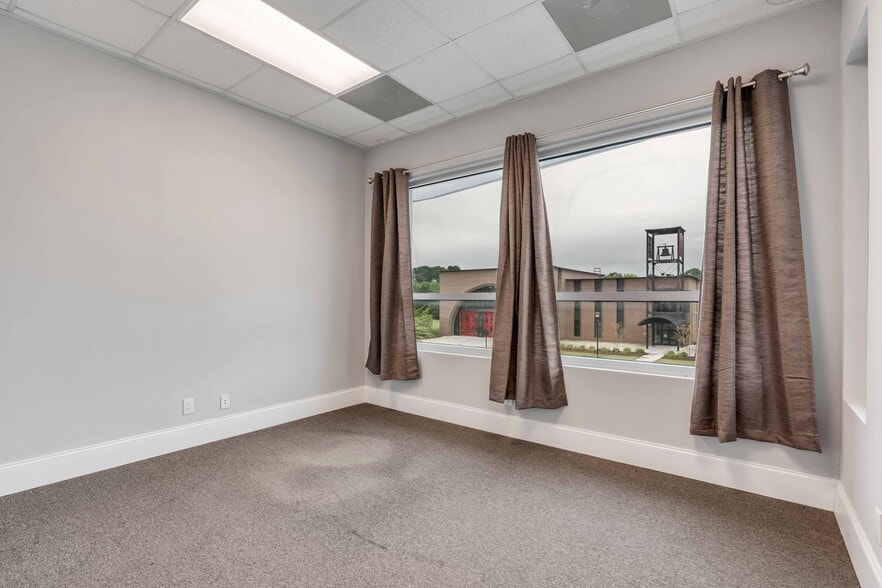 More Photos Of 1904 Savannah Hwy, Charleston Medical For Lease