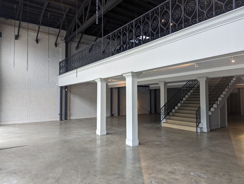 More Photos Of 323 S La Brea Ave, Los Angeles Storefront For Lease