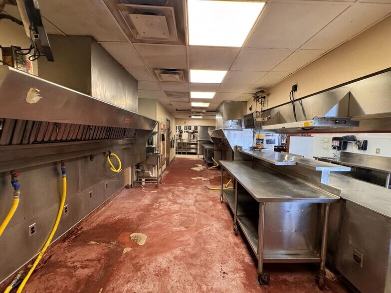 More Photos Of 1830 Columbus Ave, Washington Court House Restaurant For Sale