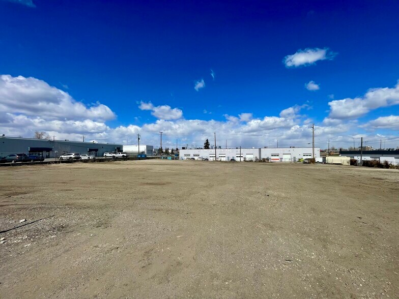 More Photos Of 7048-7052 Farrell Rd SE, Calgary Land For Lease
