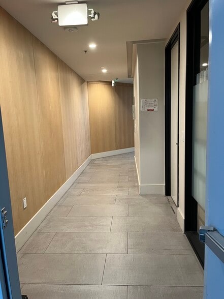 More Photos Of 3400 W Olympic Blvd, Los Angeles Office For Sale