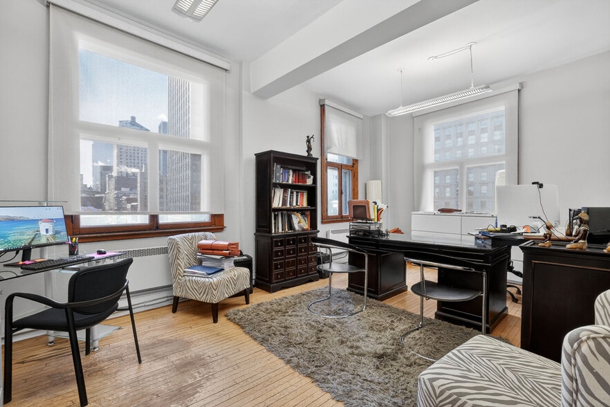 More Photos Of 84 Rue Notre-Dame O, Montréal Office For Lease