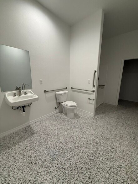 More Photos Of 4151 S Lynn Dr, Fort Mohave Warehouse For Lease