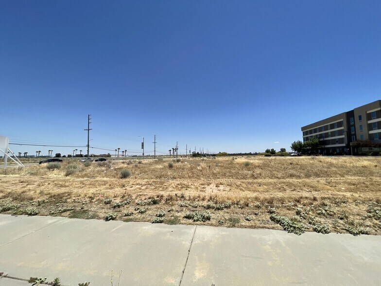 More Photos Of 5th St, Palmdale Land For Sale