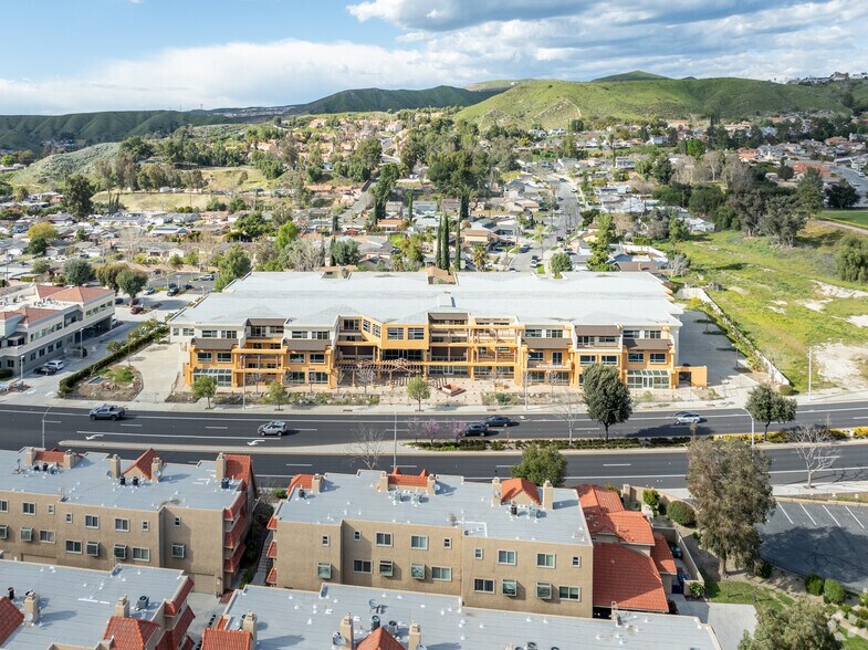 More Photos Of 17901 Soledad Canyon Rd, Santa Clarita Office For Sale