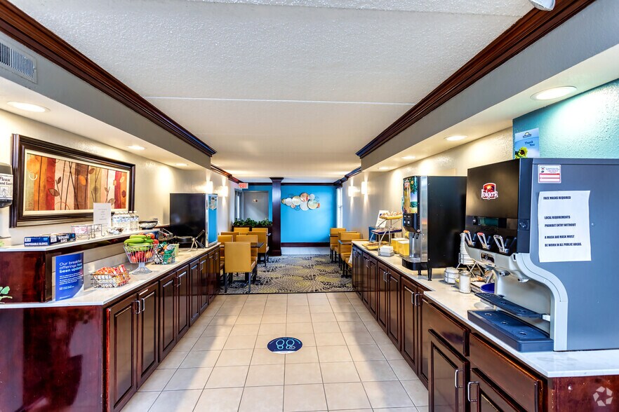 More Photos Of 10002 S Main St, Archdale Hotel For Sale