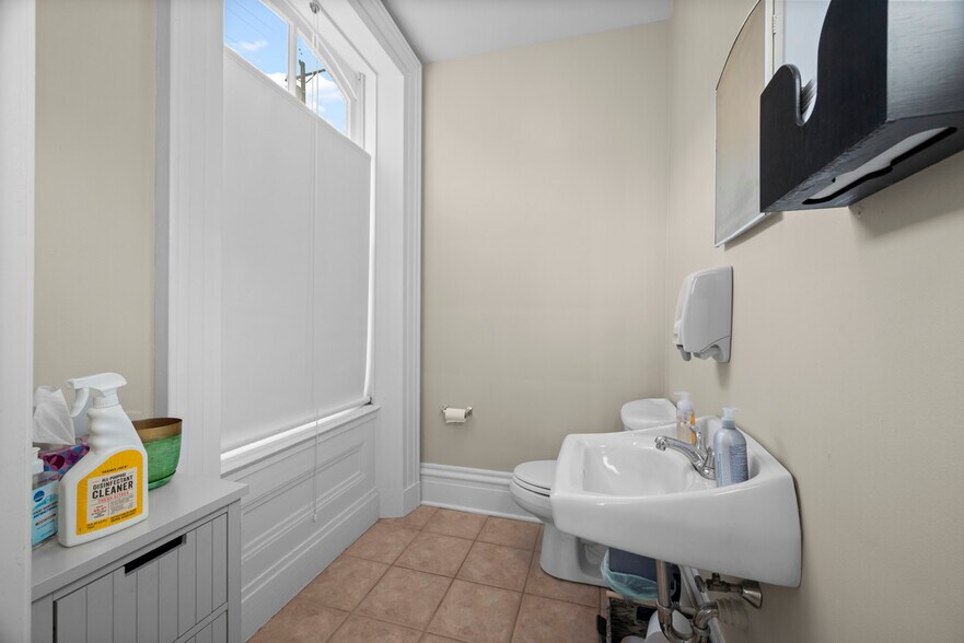 More Photos Of 258 42nd St, Pittsburgh Office For Sale