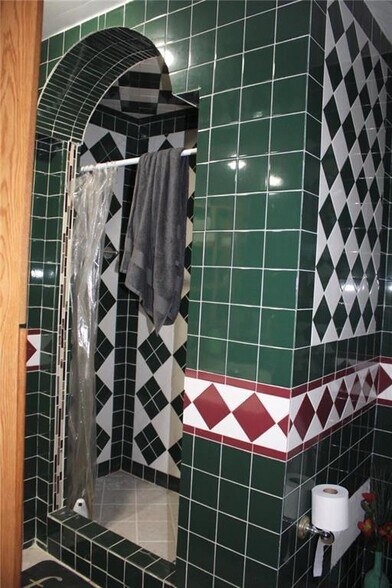 More Photos Of 429 Northampton St, Easton Apartments For Sale