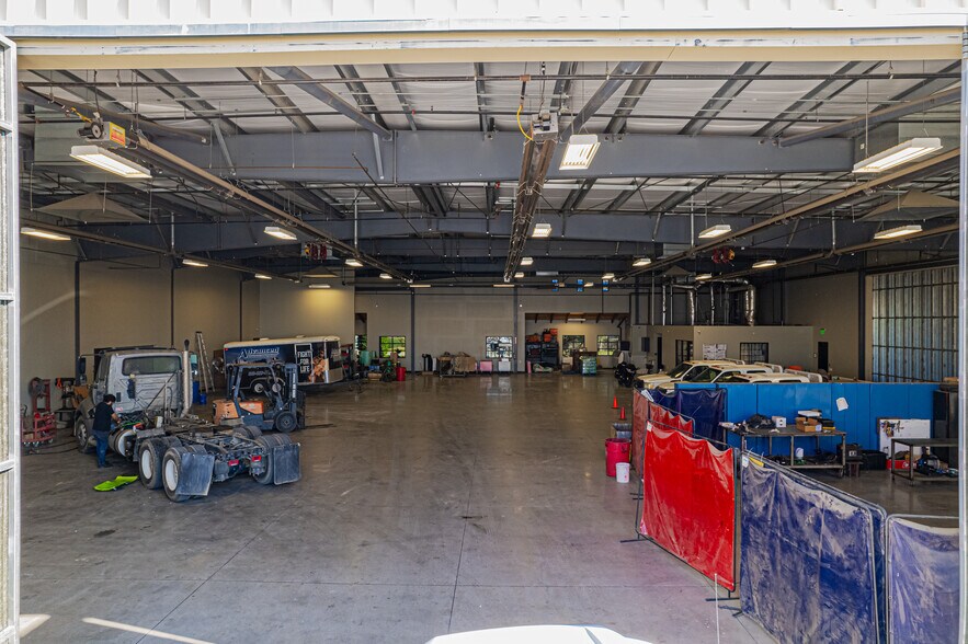 More Photos Of 19227 Flightpath Way, Bakersfield Industrial For Lease