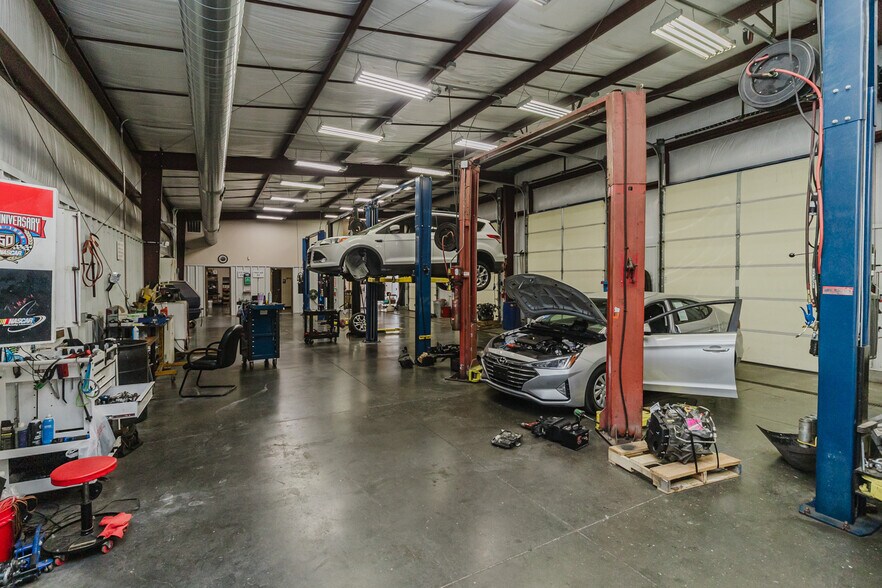 More Photos Of 3101 S Broadway St, Wichita Freestanding For Sale