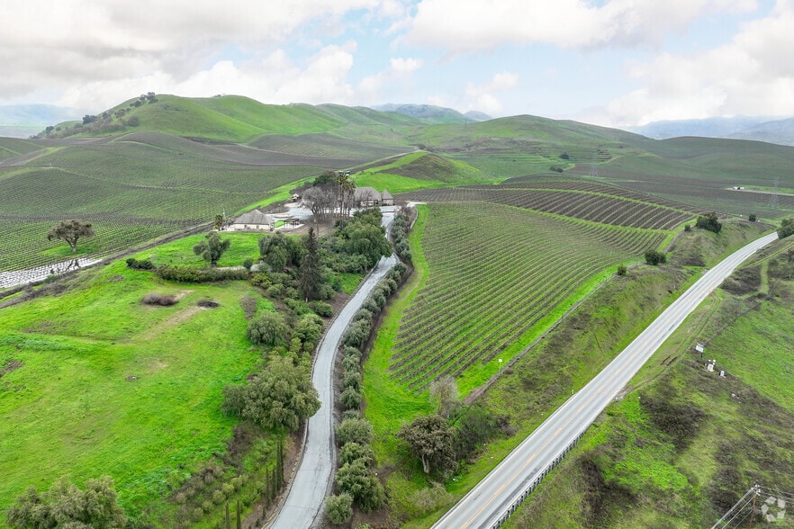 More Photos Of 12839 Airline Hwy, Paicines Winery Vineyard For Sale