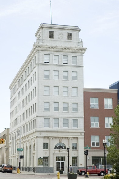 More Photos Of 460 S Saginaw St, Flint Apartments For Lease