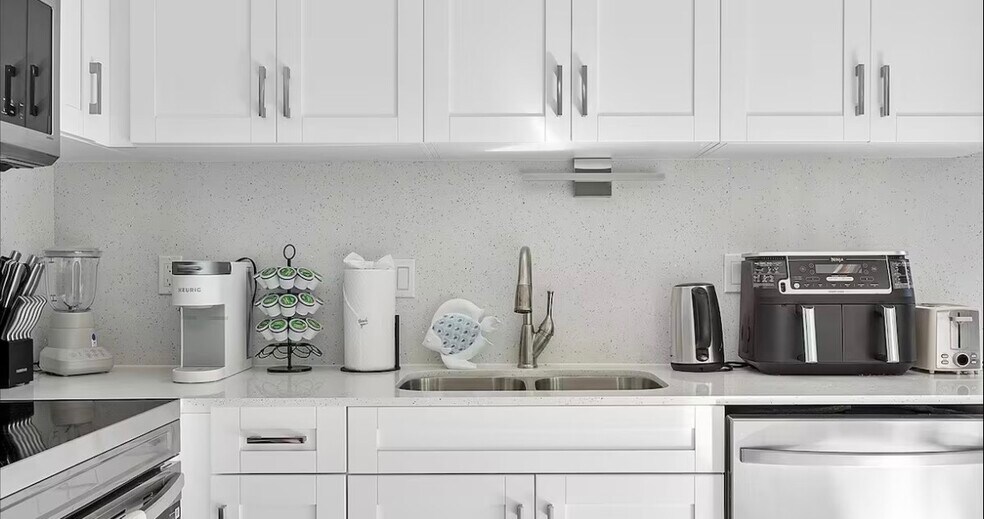 More Photos Of 333 Palm St, Hollywood Apartments For Sale