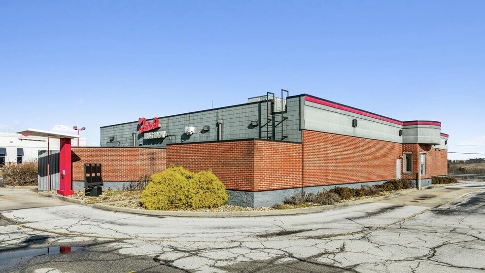 More Photos Of 408 Market Square Dr, Maysville Restaurant For Sale