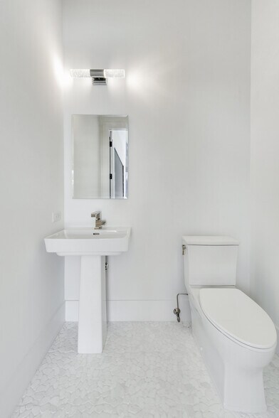 More Photos Of 3233 64th St SW, Naples Apartments For Sale