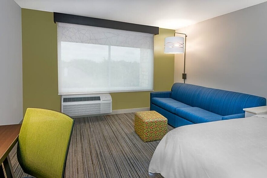 More Photos Of 5007 Highway 6, Missouri City Hotel For Sale