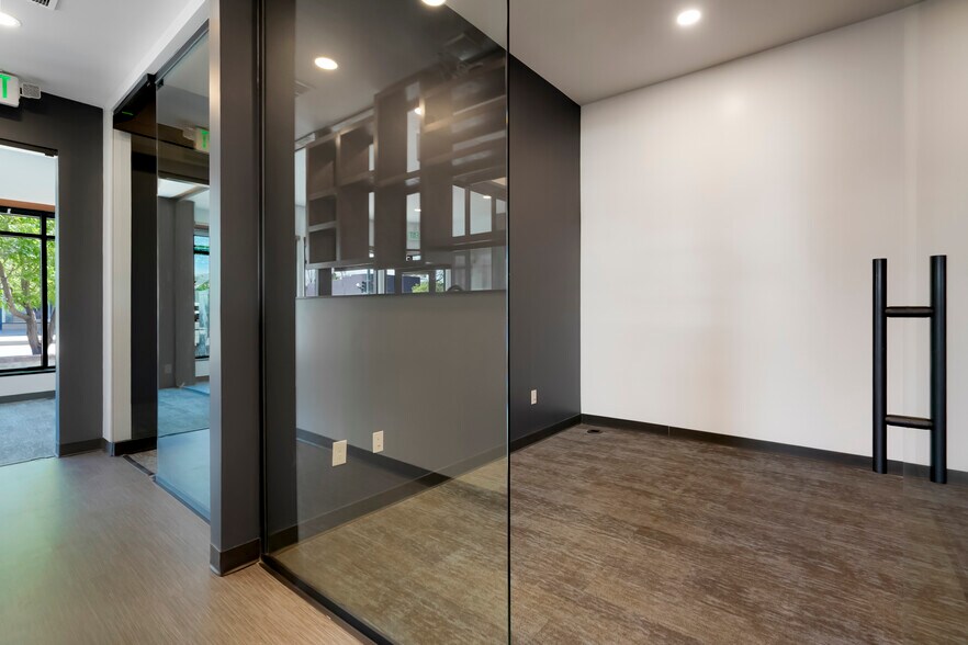 More Photos Of 1401 S Broadway, Denver Storefront Retail Office For Sale