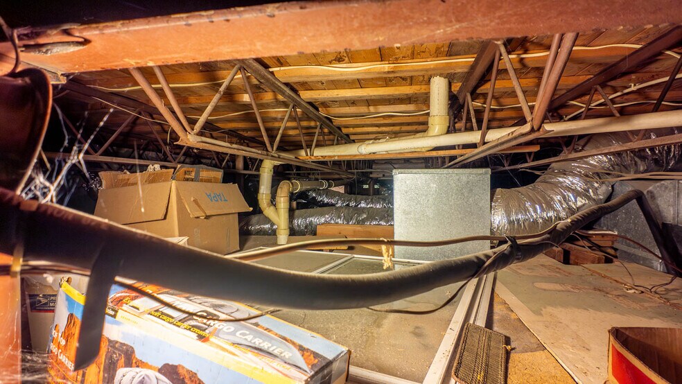 More Photos Of 385 Main St, Mammoth Spring General Retail For Sale
