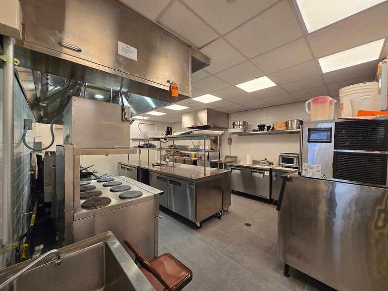 More Photos Of 94-106 Washington St, New York Office For Lease