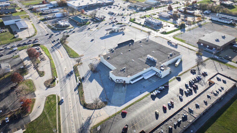 More Photos Of 1450 E Pershing Rd, Decatur Warehouse For Sale