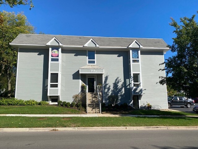 More Photos Of 111 W Chicago Ave, Hinsdale Office For Lease