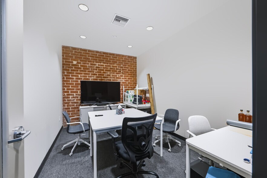 More Photos Of 161 Pasadena Ave, South Pasadena Loft Creative Space For Lease