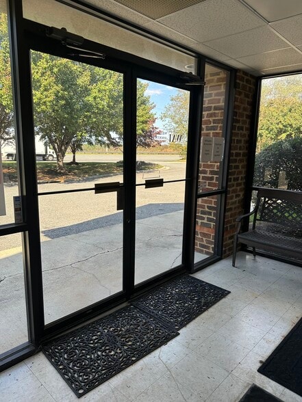 More Photos Of 15421 Forest Rd, Forest Office For Lease