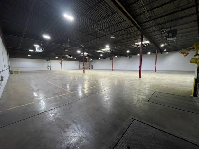 More Photos Of 1175 Central Ave, University Park Manufacturing For Lease
