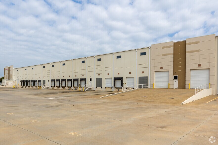 More Photos Of 545 Brookshire Rd, Greer Warehouse For Lease