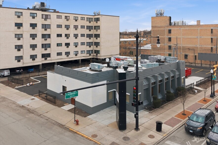 Primary Photo Of 2201 W Howard St, Chicago Restaurant For Lease