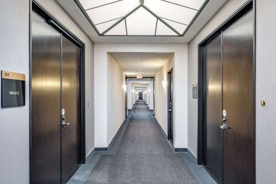 More Photos Of 5743 Corsa Ave, Westlake Village Office For Lease