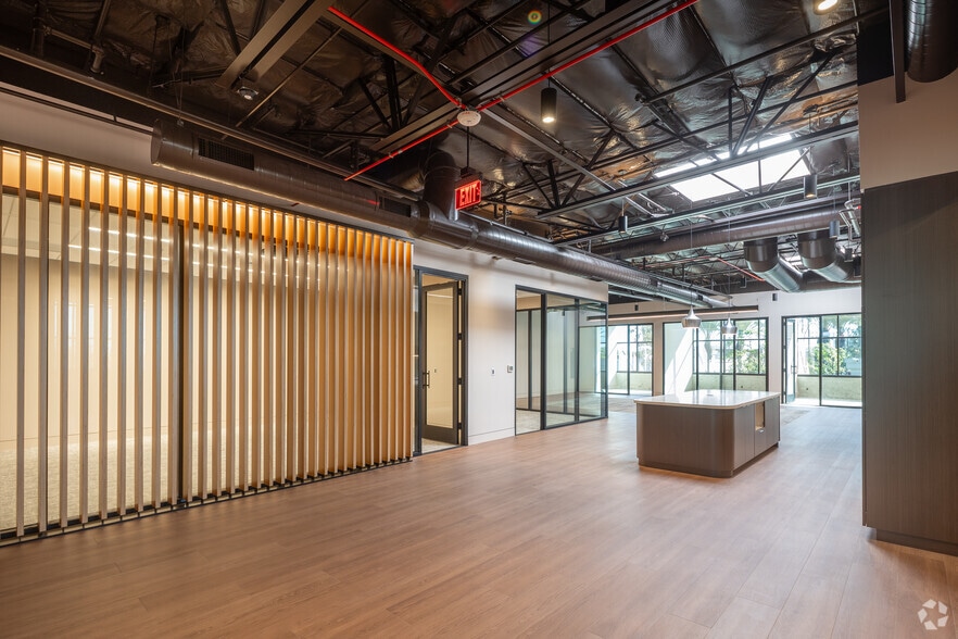 More Photos Of 200 E Baker St, Costa Mesa Loft Creative Space For Sale