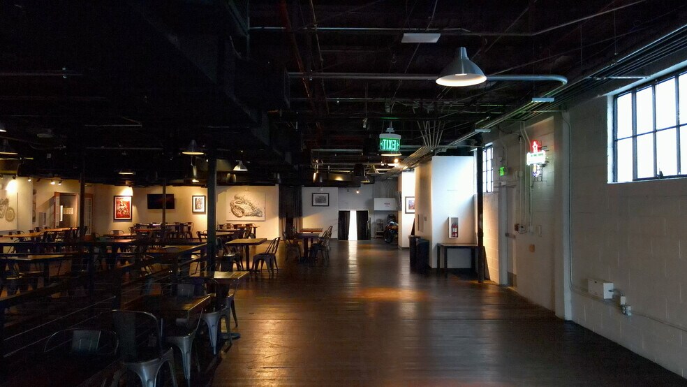 More Photos Of 100 W Livingston St, Orlando Restaurant For Lease