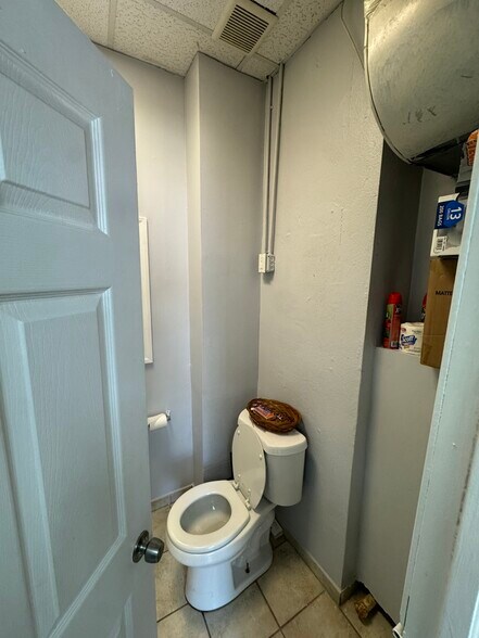 More Photos Of 5609-5613 Palisade Ave, West New York Storefront Retail Residential For Lease