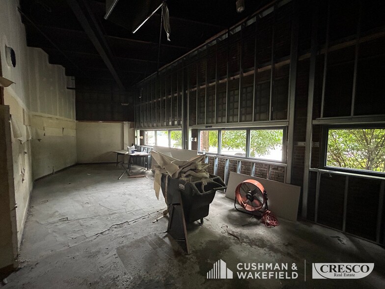 More Photos Of 5200 Harvard Ave, Newburgh Heights Warehouse For Sale