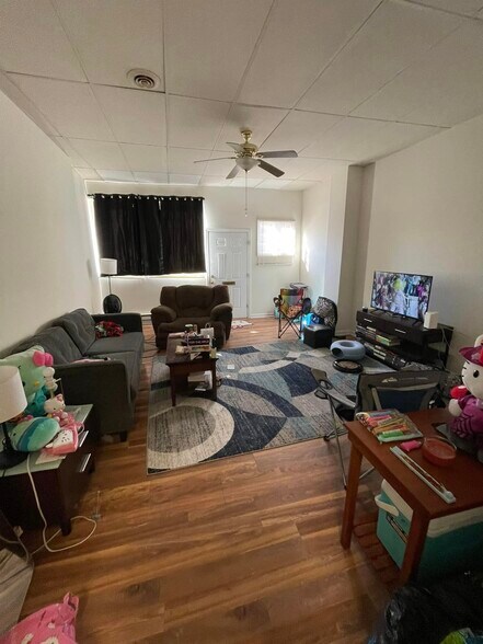 More Photos Of 128 S Market St, Frederick Apartments For Sale